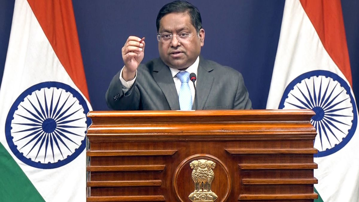 MEA Says Diaspora Safety in West Asia Top Priority, as Flights Operated to Fly out Indians