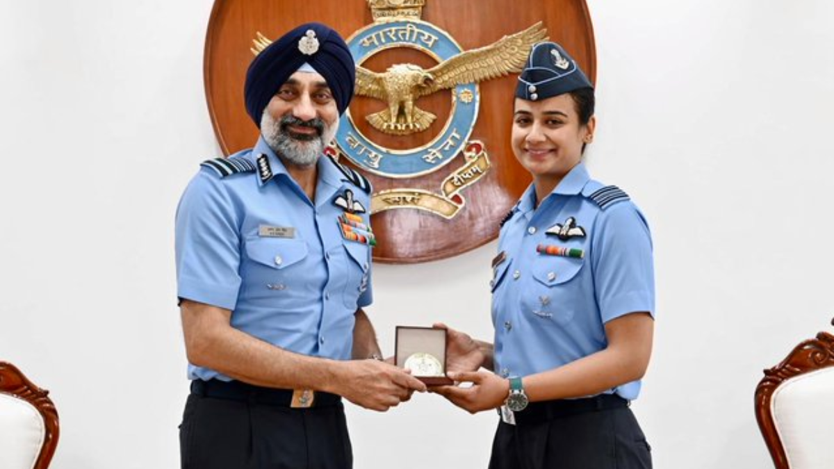 Squadron Leader Saanya Makes History as IAF’s First Woman Category-A Flying Instructor