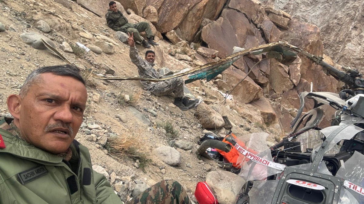 Three Indian Army Officers, Including Major General, Survive Helicopter Crash in Ladakh