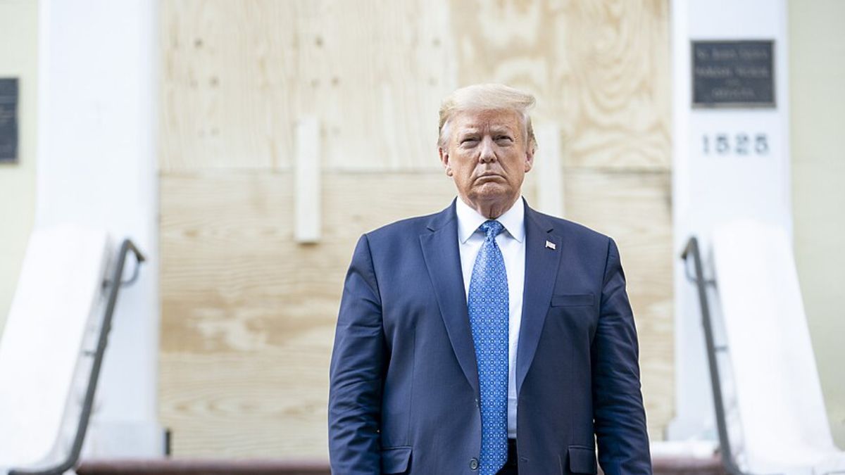 Trump stops airstrikes in flip-flop on peace deal, as US-Iran continued attacks for third day