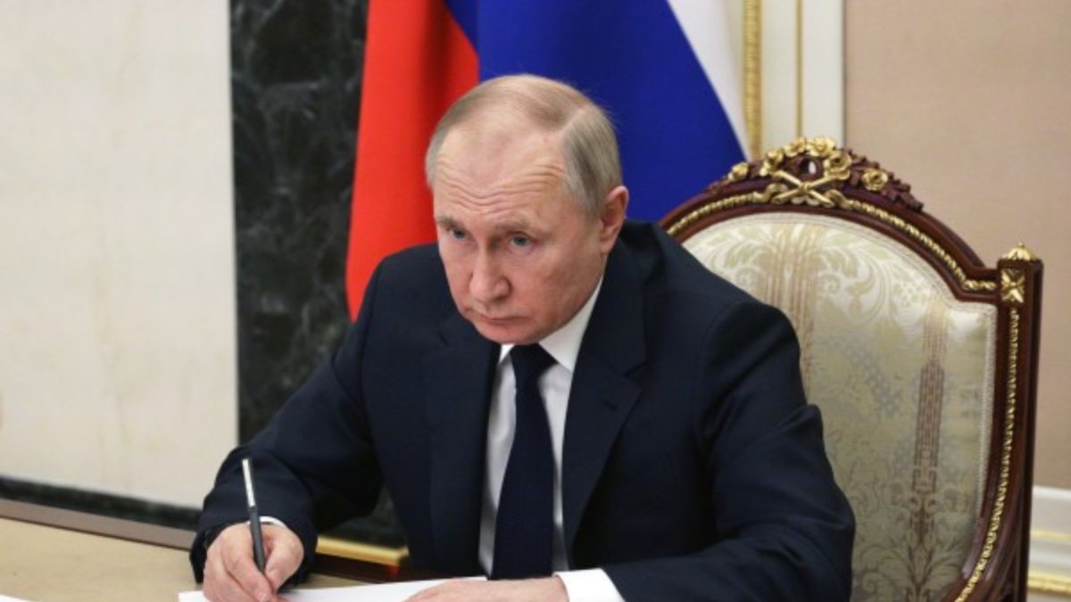 Ukrainian drones target St Petersburg after Putin’s visit; Russia rejects Zelenskyy’s talks offer