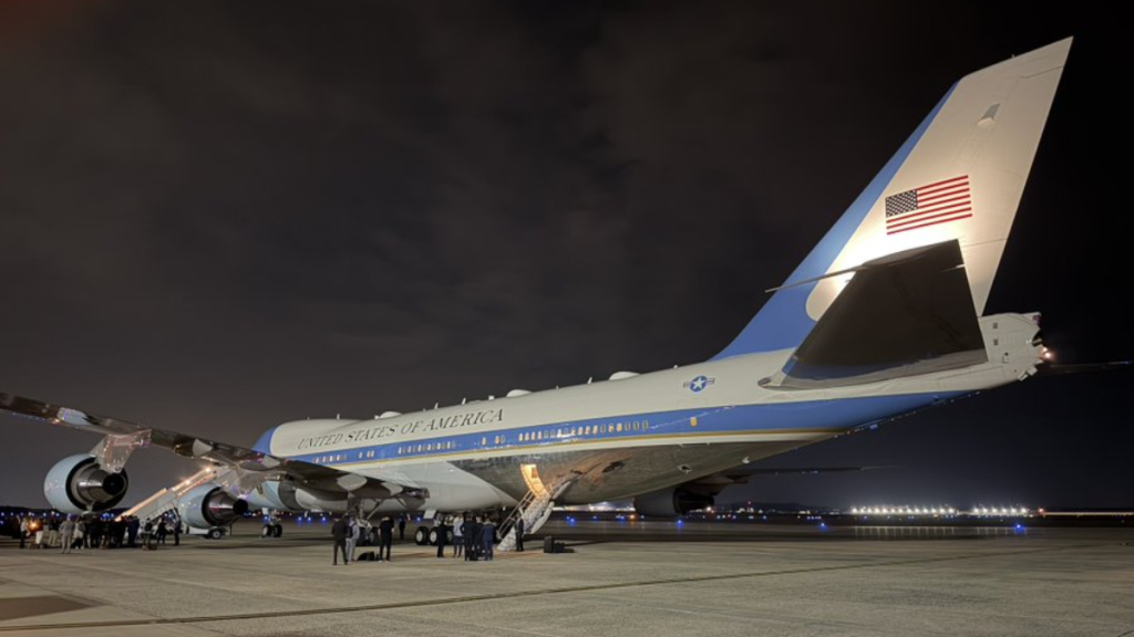 Air Force One Retirement 2026, Qatar Gifted Boeing 747 US President, VC 25A Final Flight News, US presidential aircraft update, Air Force One Fleet Transition Boeing 747B