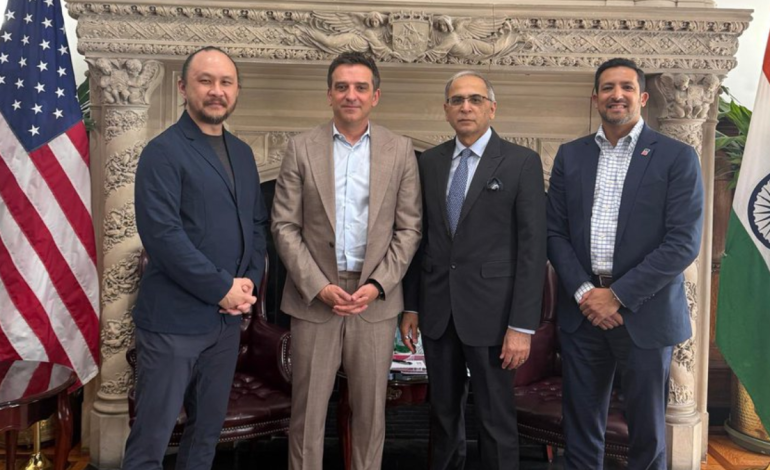 Ambassador Vinay Mohan Kwatra holds talks on AI, investment and security in Washington