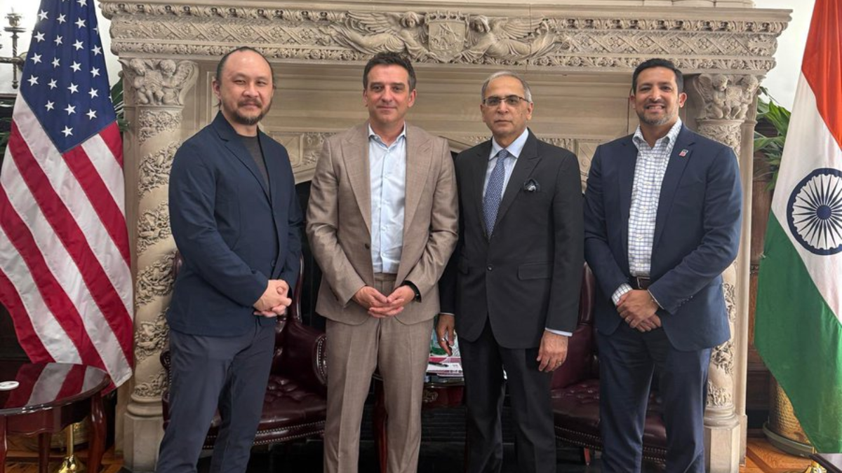 Ambassador Vinay Mohan Kwatra holds talks on AI, investment and security in Washington