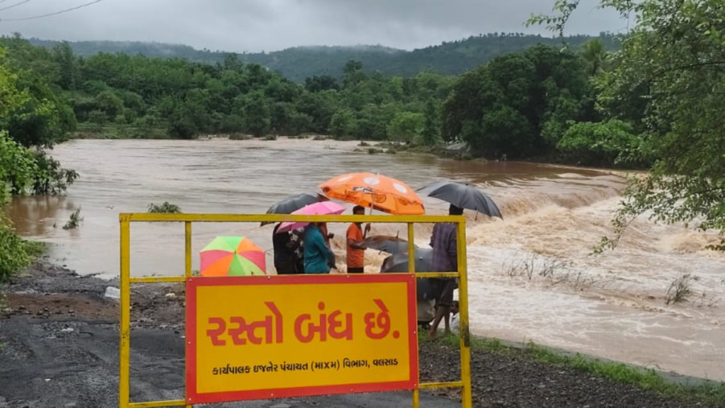 South Gujarat Floods, Valsad Floods, Army Deployed In Gujarat, Indian Army Flood Rescue, Gujarat Rain Red Alert