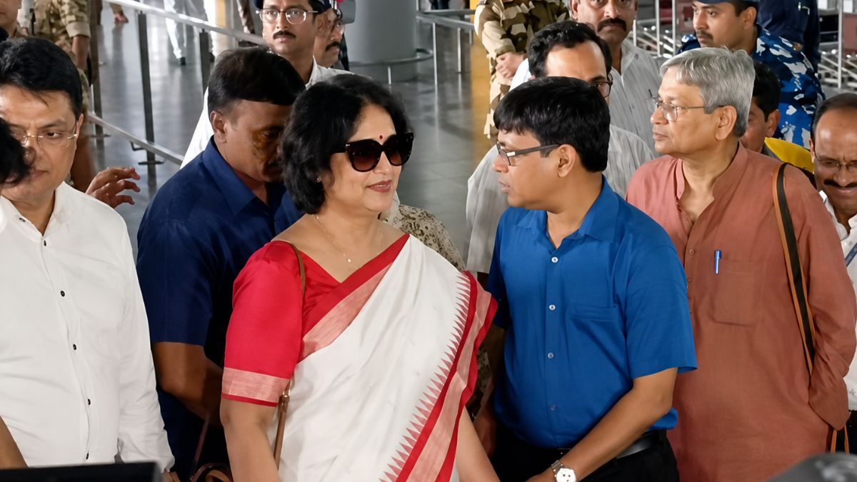 Exiled Bangladeshi author Taslima Nasreen returns to Kolkata after nearly two decades