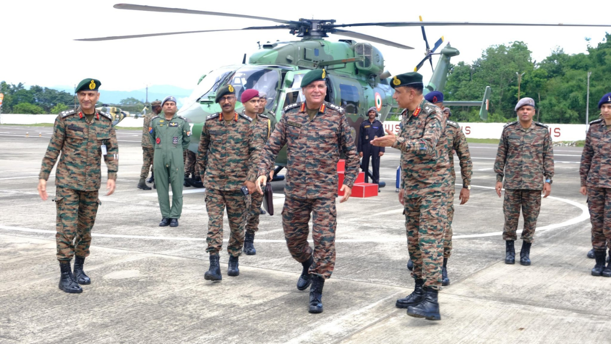 Army chief reviews Spear Corps readiness in northeast, highlights ‘VIJAY’ vision for future-ready force