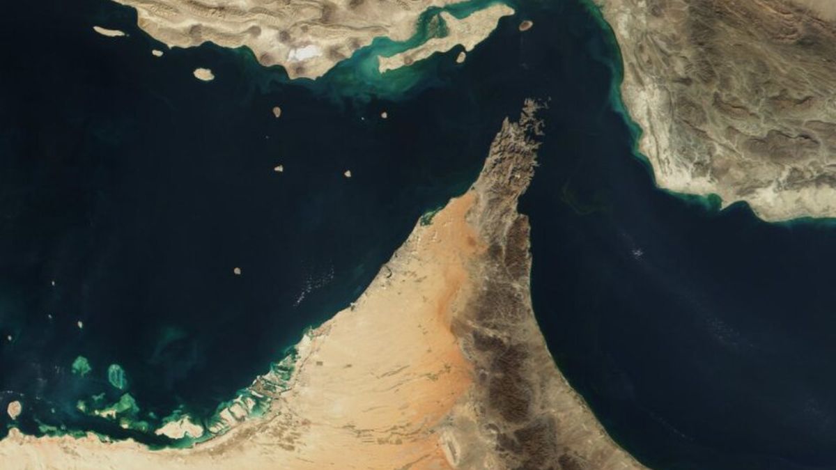 Iran, Oman and US edge towards interim deal to reopen Strait of Hormuz