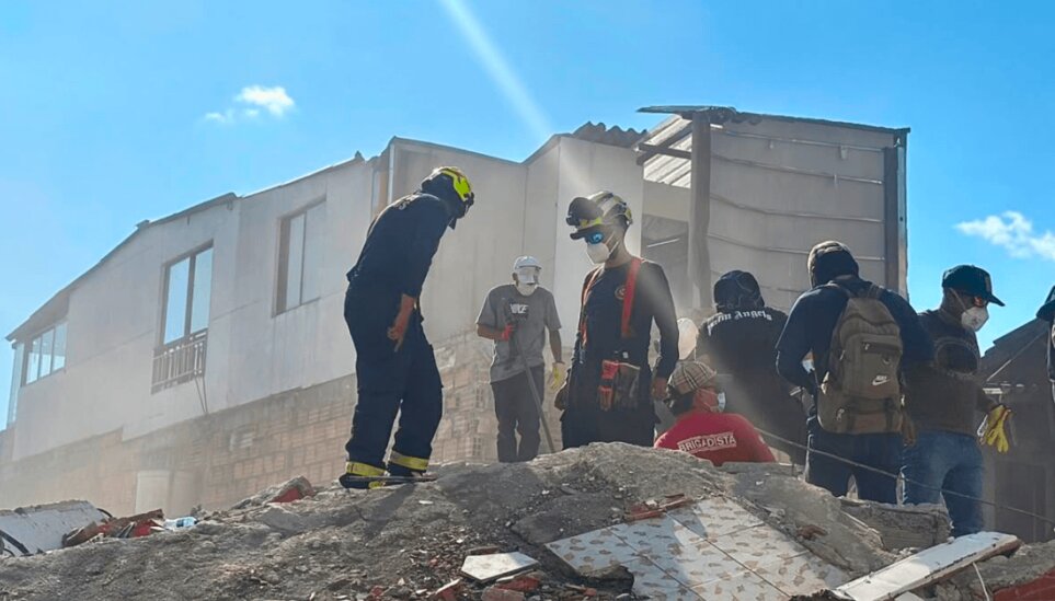 Colombia earthquake toll rises to 265 as rescuers race to find survivors, hundreds still missing