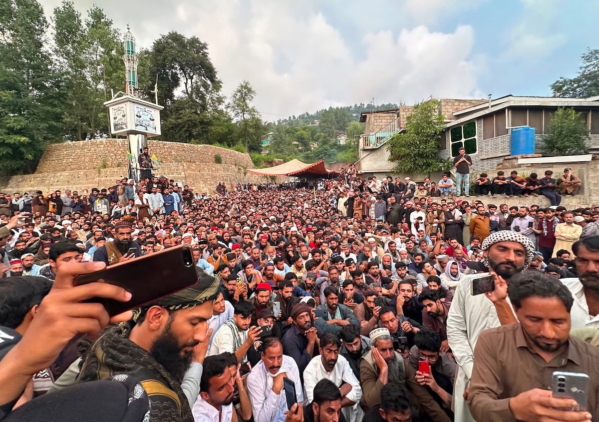 Death toll in Pakistan-occupied Kashmir unrest nears 90 as media curbs tighten