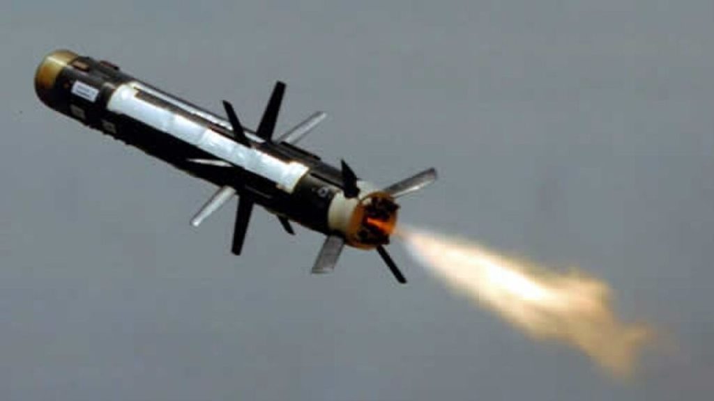 Javelin missile image, Javelin missile launch, Javelin anti-tank missile, FGM-148 Javelin, Javelin ATGM image, Javelin missile in flight, Javelin anti-tank guided missile, Javelin missile firing, Javelin weapons system.