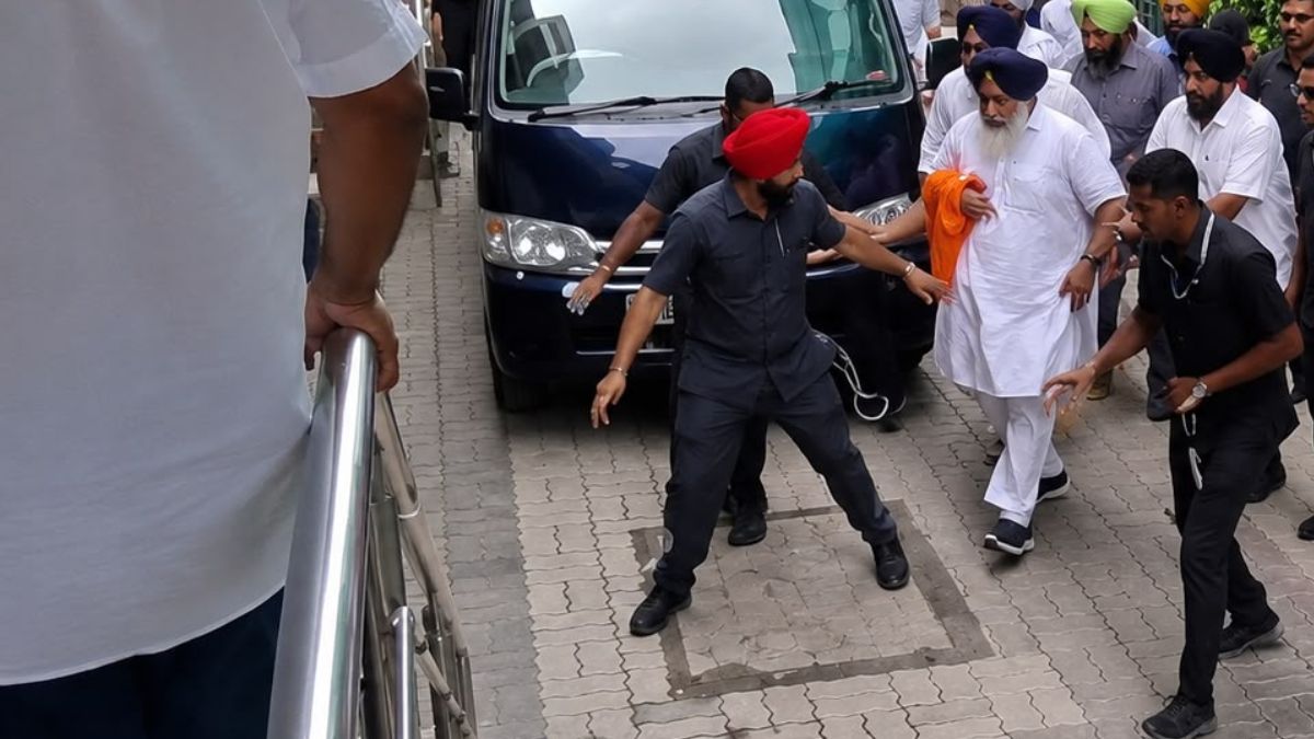 Sukhbir Singh Badal attacked with kirpan at Nanded gurdwara, police probe motive