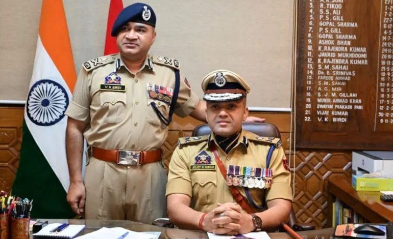 J&K police reshuffle: Sujit Kumar gets Kashmir IG post, Tejinder Singh to head Jammu Zone