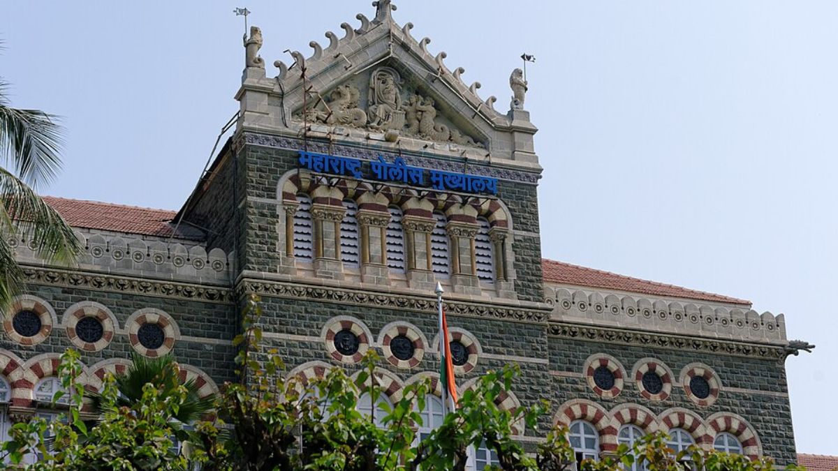 Navy sailor, wife and two children found dead at Mumbai residence