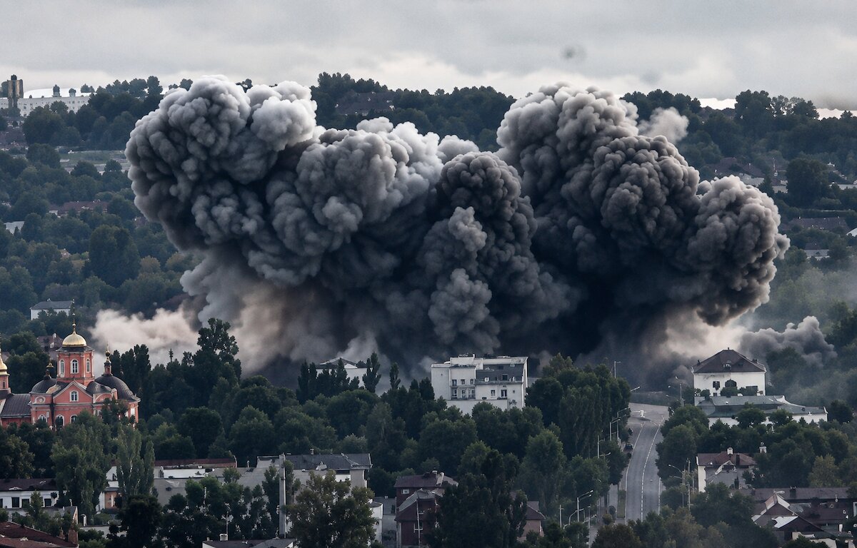 Russian glide bombs kill one in Zaporizhzhia as Ukrainian drone strikes kill nine across border