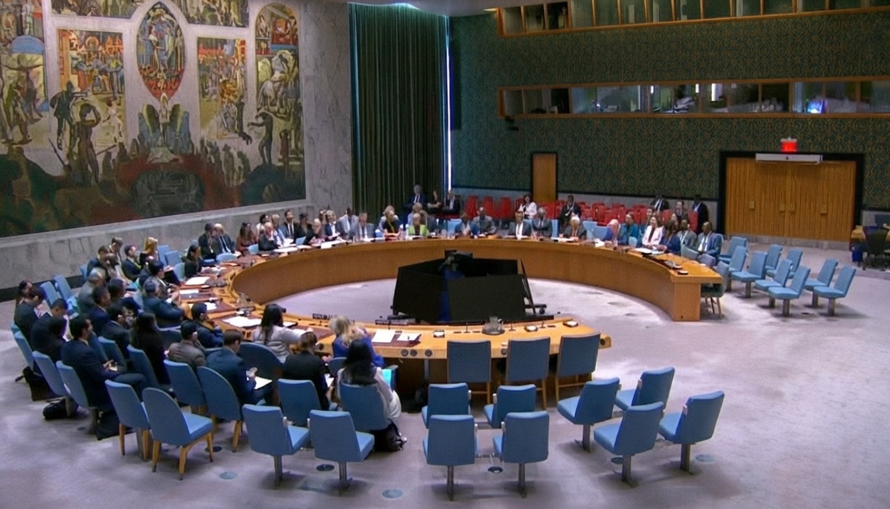 At UN, Russia and China veto Iran sanctions monitoring resolution; India says commercial ships must not become targets of geopolitical tensions