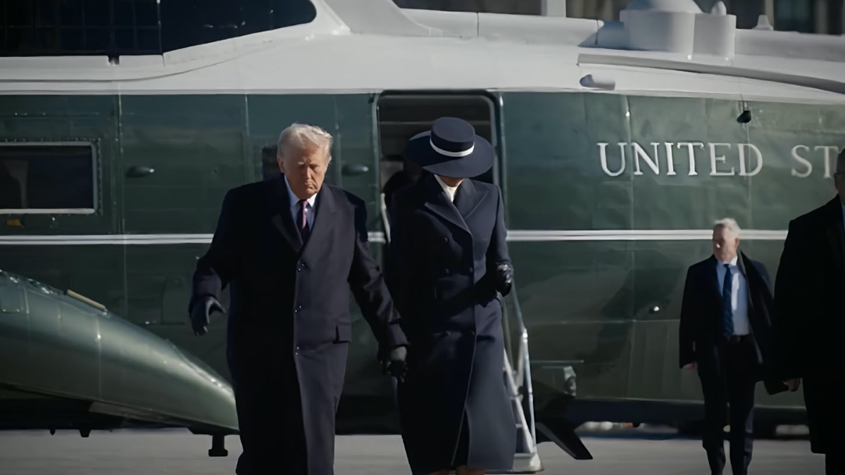 Trump defies court order, blocks CNN from Air Force One to Knoxville