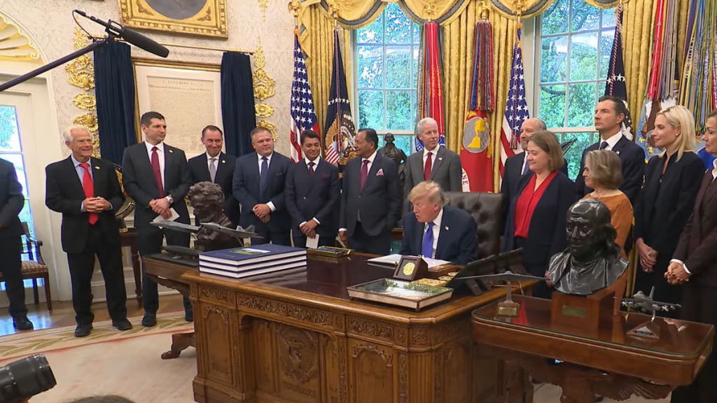 Trump announces Essar’s $15 billion Iowa steel plant