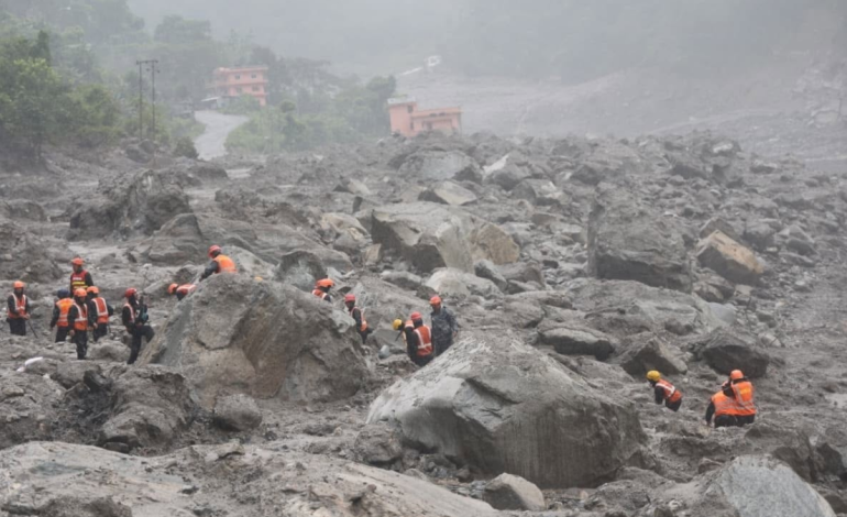 Nepal flood death toll crosses 1,000 as rescuers race to find 4,000 missing