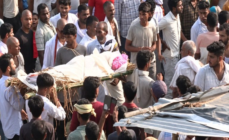 In Bihar, 13 children drown in Ganga near Vaishali as their boat capsizes, search continues