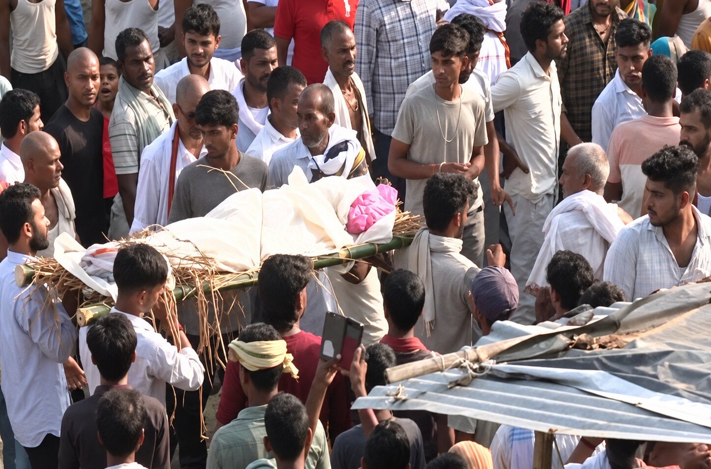 In Bihar, 13 children drown in Ganga near Vaishali as their boat capsizes, search continues
