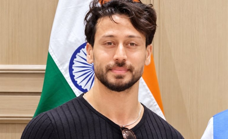 Actor Tiger Shroff escapes Juhu shooting, driver and bystander injured