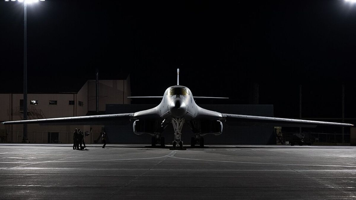 US withdraws all deployed bombers from RAF Fairford after suspected terror plot