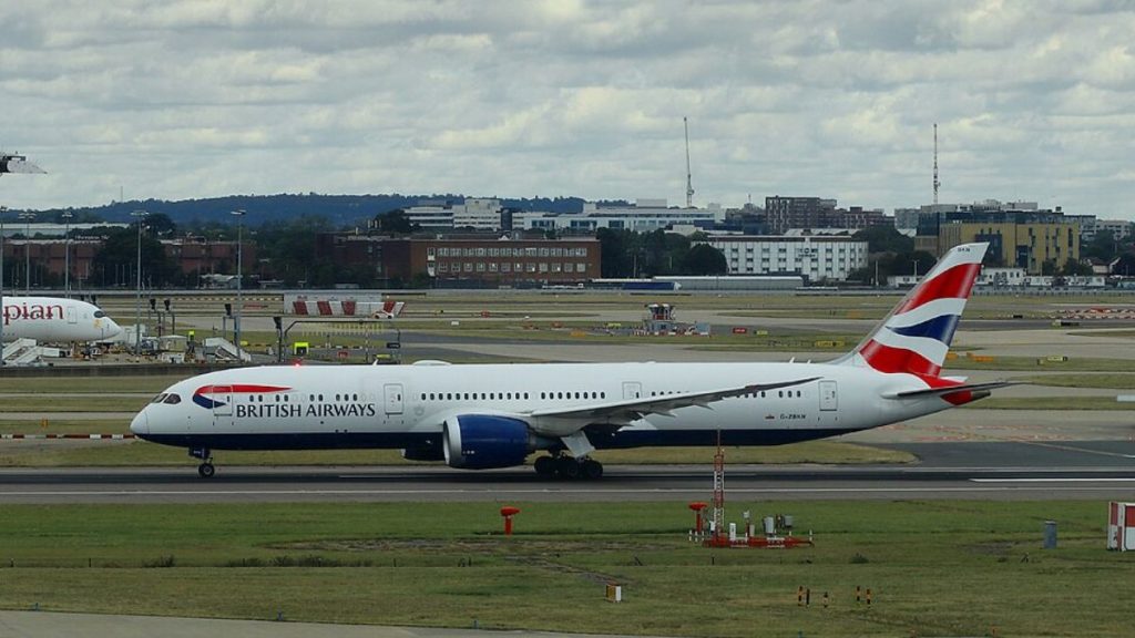 British Airways aircraft, British Airways Boeing 777, BA295 British Airways, British Airways Heathrow, BA295 Heathrow return, British Airways emergency flight.