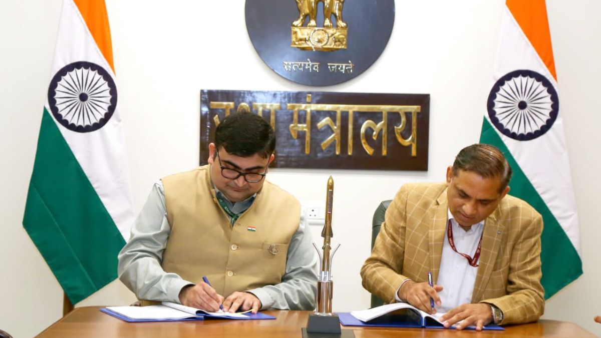 MOD signs ₹661.50 crore contract for Brahmos fire-control systems, launchers for Navy ships